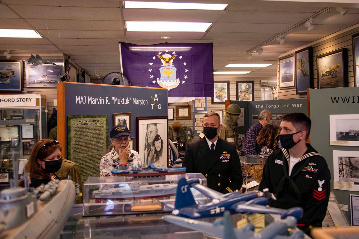 SUBGRU10's tweet photo. During a namesake visit, Cmdr. William Dull, CO of #USSAlaska (#SSBN732) Blue Crew and Sailors from his crew met with recruiters from the U.S. Navy North Anchorage Recruiting office and visited the Alaska Veteran's Museum in Anchorage. https://t.co/meE8leSUR8