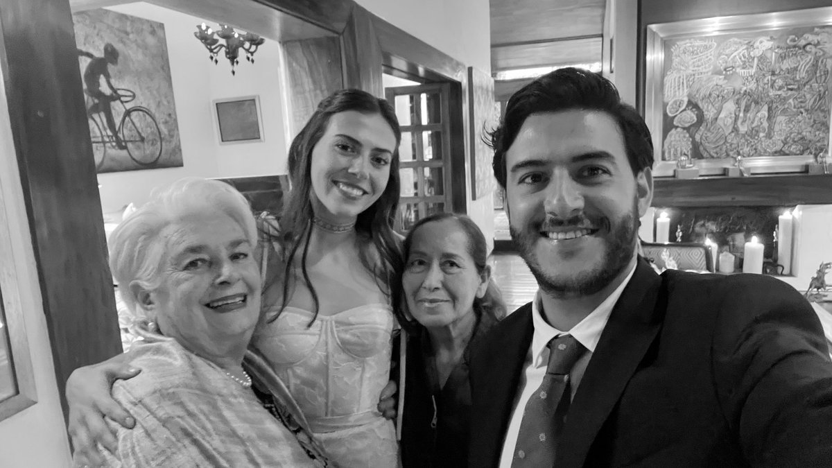 MariaAgGlez96's tweet photo. Sooo blessed https://t.co/f0hnxXfuBq
