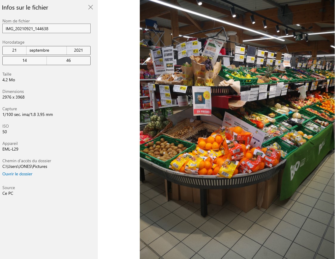 In a effort to see if we have the same problems here in France I went to a local shop.
We have Covid, we have to wear masks in shops and public transport, we have to show a covid passport to enter a restaurant.
What we don't have is... #ToryBrexitDisaster