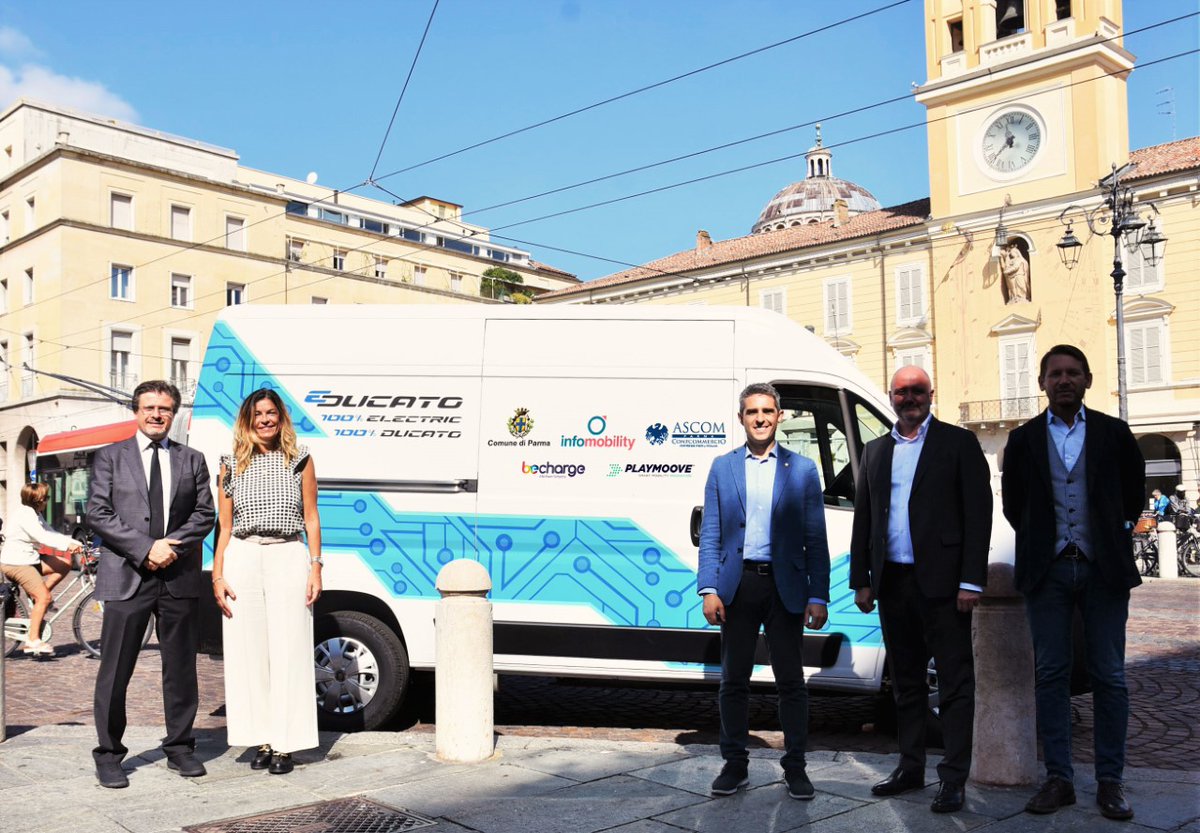 StellantisIT's tweet photo. #EuropeanMobilityWeek: sostenuta dalla e-Mobility Business Unit di Stellantis, #Fiat Professional avvia la collaborazione con il #ComunediParma consegnando un #E-Ducato a disposizione degli operatori commerciali. 
[https://t.co/o5tTWux0bn]
#emobilitystellantis https://t.co/UhsH2XGjzZ