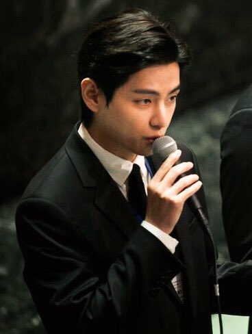 LAYO(ꪜ)ER ♛ tweet media