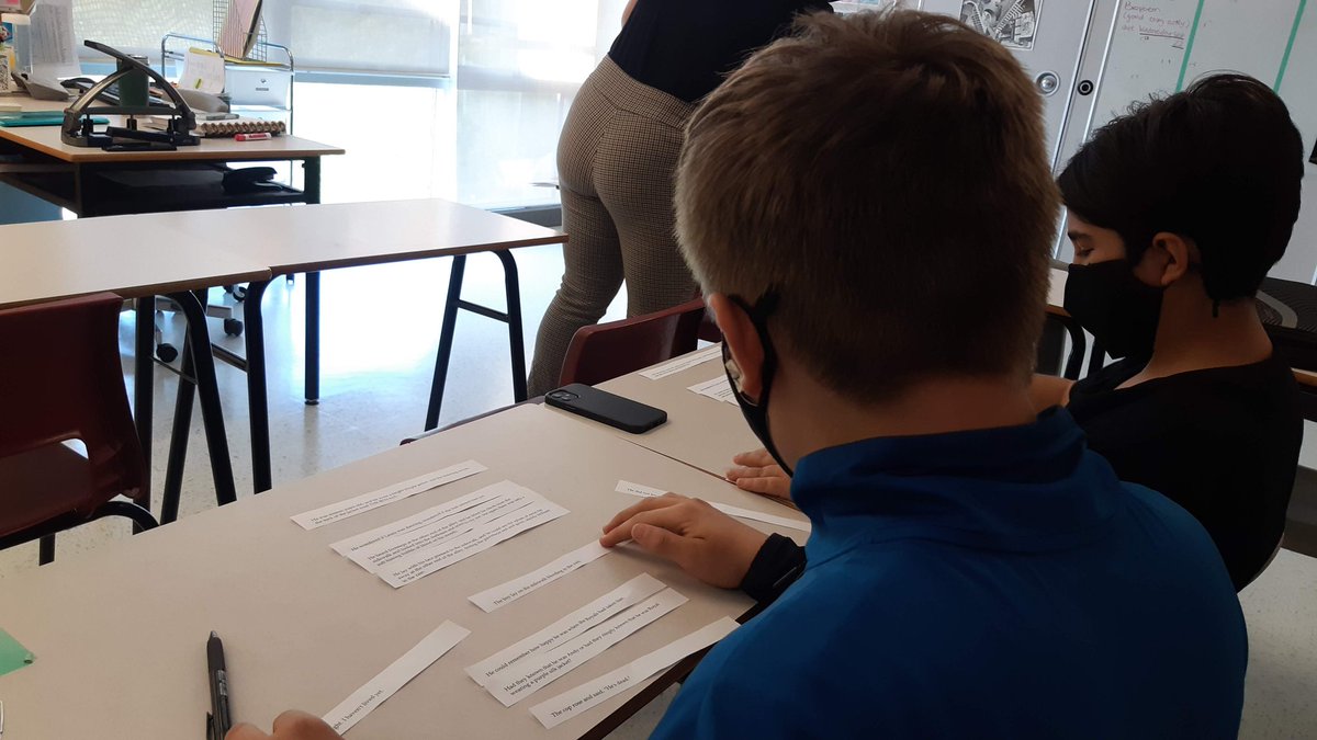 Lorna Bennett HRCE Literacy coach #HRCELiteracy (@lorna_bennettl) on Twitter photo Reading between the lines @RmsMiddle <a href="/HRCE_NS/">Halifax Regional Centre for Education</a> #HRCELiteracy Reading between the lines @RmsMiddle <a href="/HRCE_NS/">Halifax Regional Centre for Education</a> #HRCELiteracy