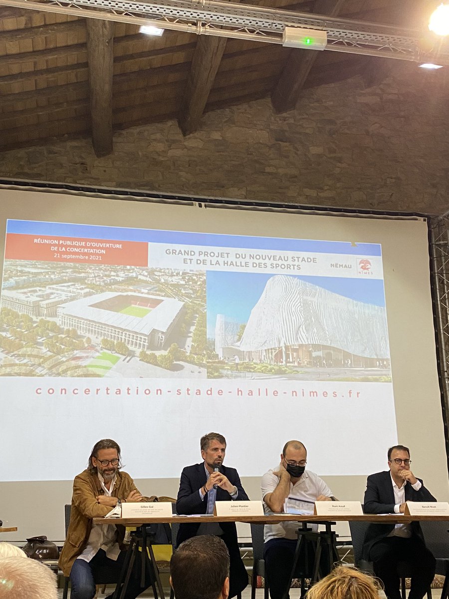 En direct de la réunion d’ouverture de la concertation conjointe du nouveau stade du <a href="/nimesolympique/">🐊 Nîmes Olympique</a> et de la Halle des Sports ! 
Présentations des projets et réponses aux questions des citoyens sont au programme !