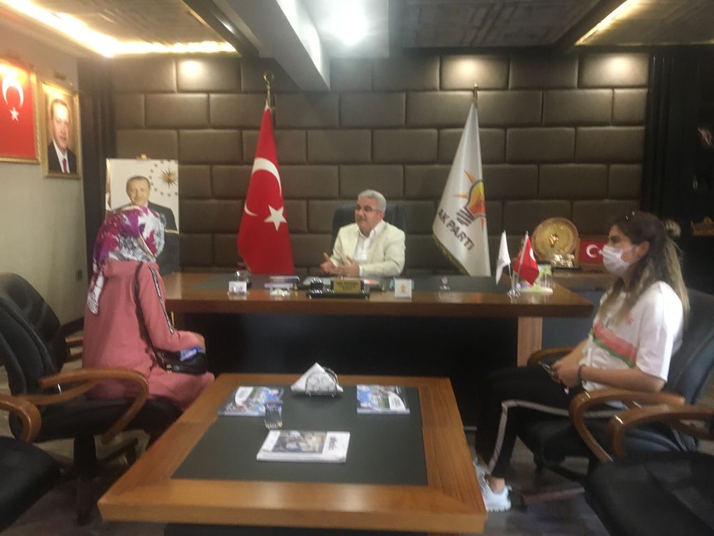 İlçe Başkanımız @sahinavsarogluu, kıymetli vatandaşlarımızı parti binamızda misafir ederek talepleri ve çözüm yolları hususunda istişarede bulundular.