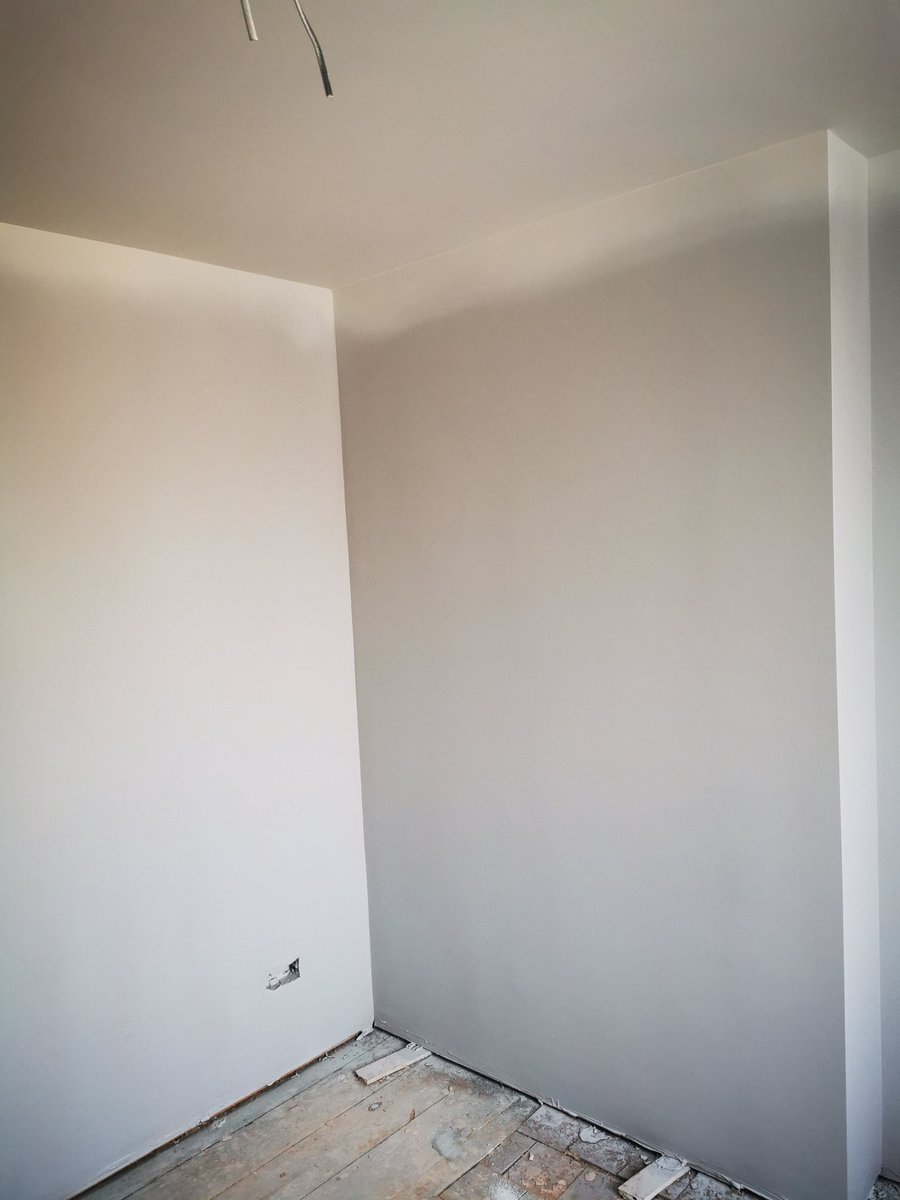 Second job of day, a refurbished 5 bed town house in Kidderminster to be spray finished and fine finished on the walls

Materials from
@FarrowandBall @DuluxDecCentre @EHSmith
@GracoPaintSpray

#WestMidlands #Worcestershire #decorator #buildingtrade #paintlife
#propertyrenovation