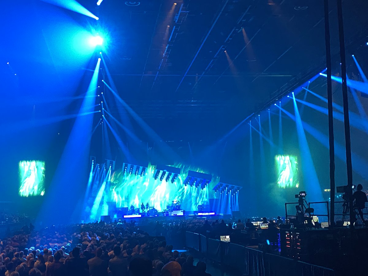 garymalam's tweet photo. @genesis_band @UtilitaArenaBHM @PhilCollinsFeed @tonybanksmusic @DarylStuermer @Nic_Collins21 https://t.co/wJwhFN8fPT