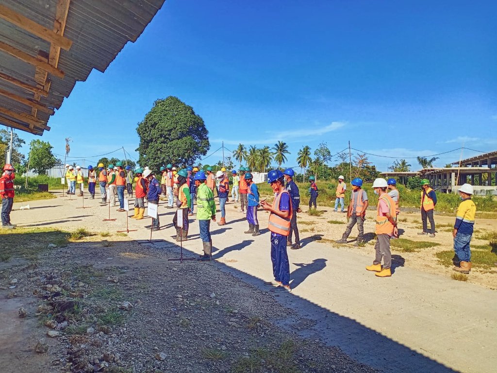 Helmetnya yah Pak,ama rompi kalau udah buluk ganti aja,keruangan saya tapi keringatnya dikeringin dlu ♥️