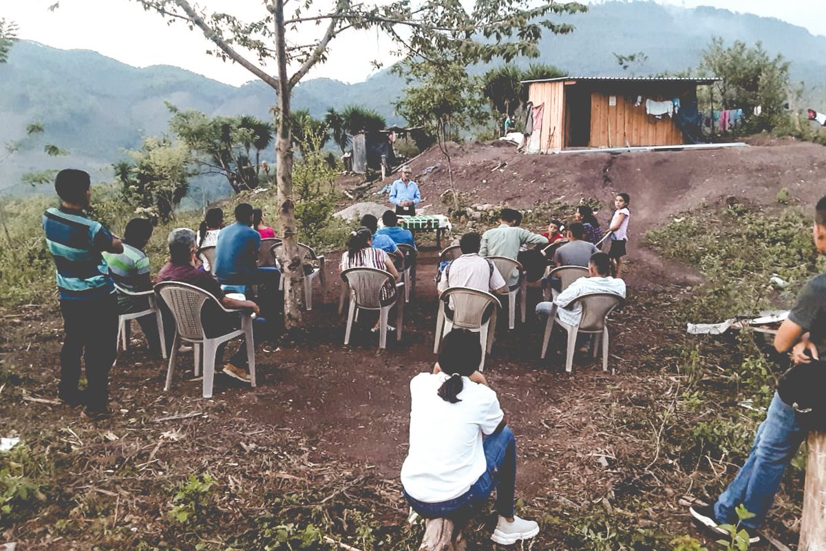 "After hearing the gospel during one of the pastor’s teachings, Carminda, Jose and their oldest daughter, Maria, decided to follow Jesus"

Your coffee is changing lives in Honduras! Read the latest ministry update here:

hopecoffee.com/amayas-follow-…