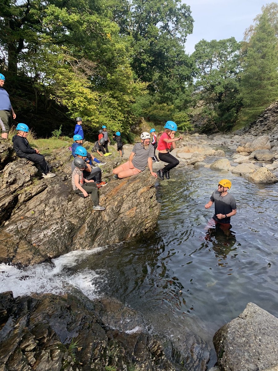 hels.scrutes tweet media