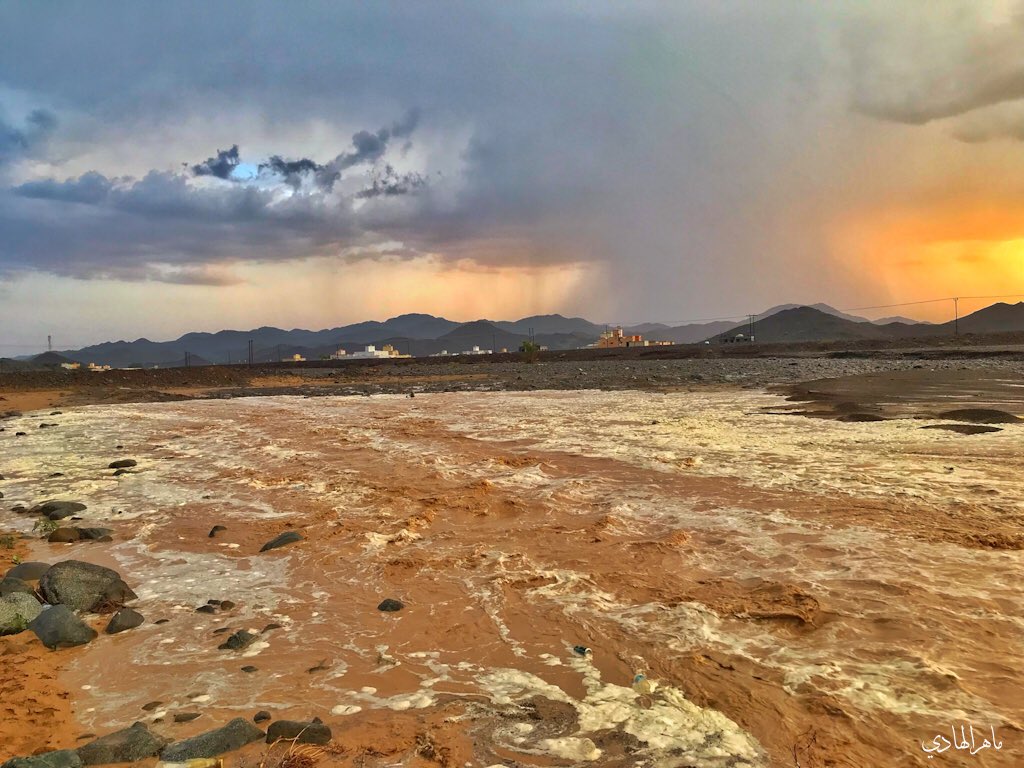 جانب من جريان أودية شمال إبراء مساء اليوم 
#روايح_2021