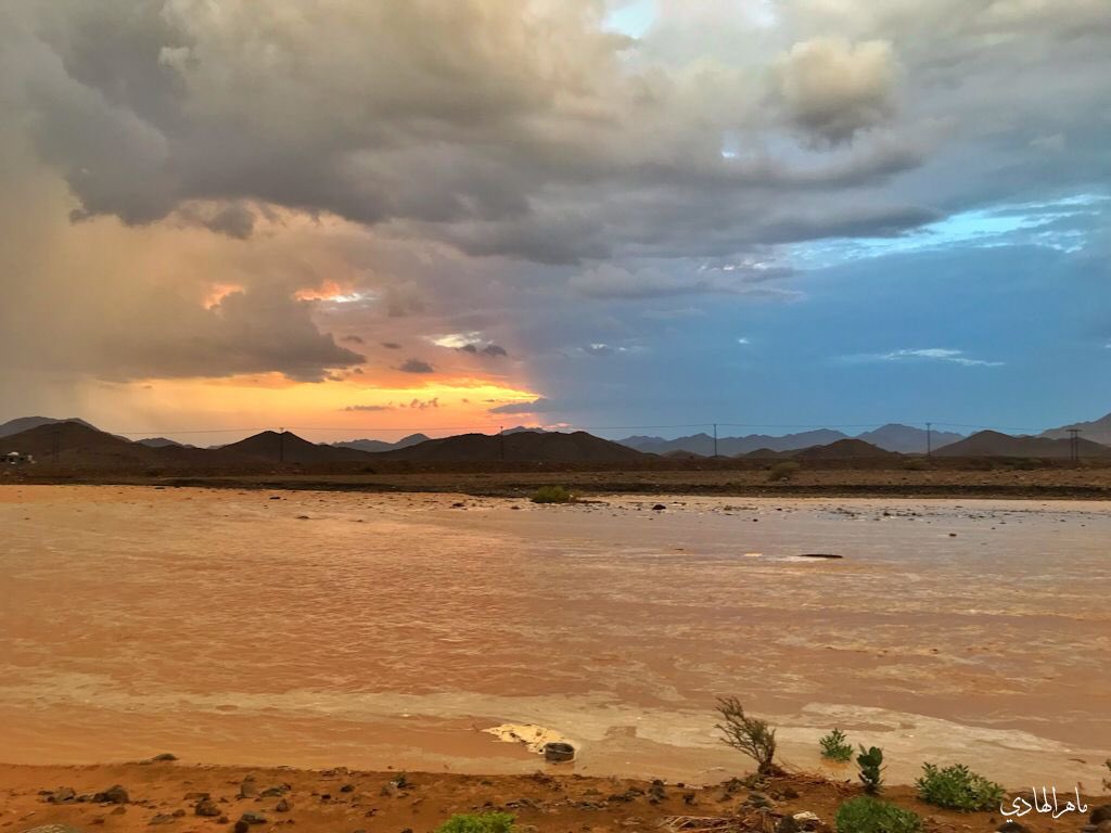 جانب من جريان أودية شمال #إبراء مساء اليوم 
#ماهر_الهادي <a href="/MAHER_ALHADI99/">ماهر الهادي</a> 
#اللهم_لك_الحمد_والشكر 
#مركز_رادار_للطقس