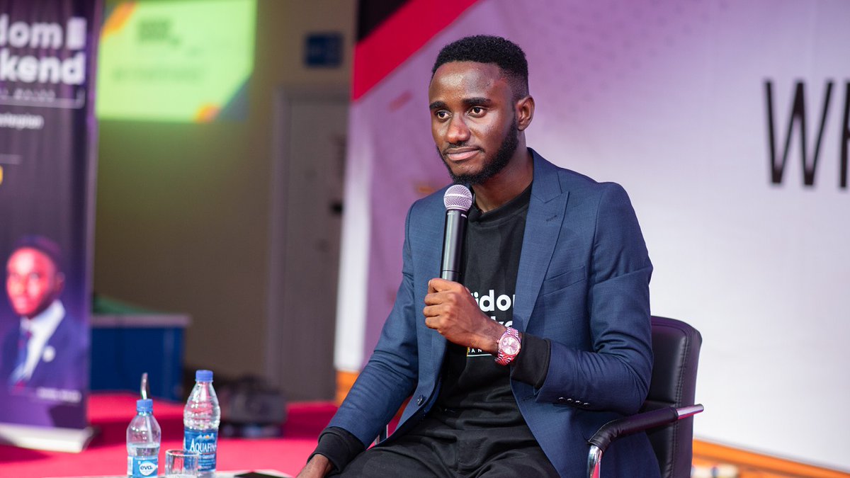 NigerianNewsweb's tweet photo. N935m Scam: Popular 24-Year-Old Forex Trader, Daniel Wales Declared Wanted By EFCC https://t.co/NPBnX68UpP *SHARE* https://t.co/Xc2EyiaN9F