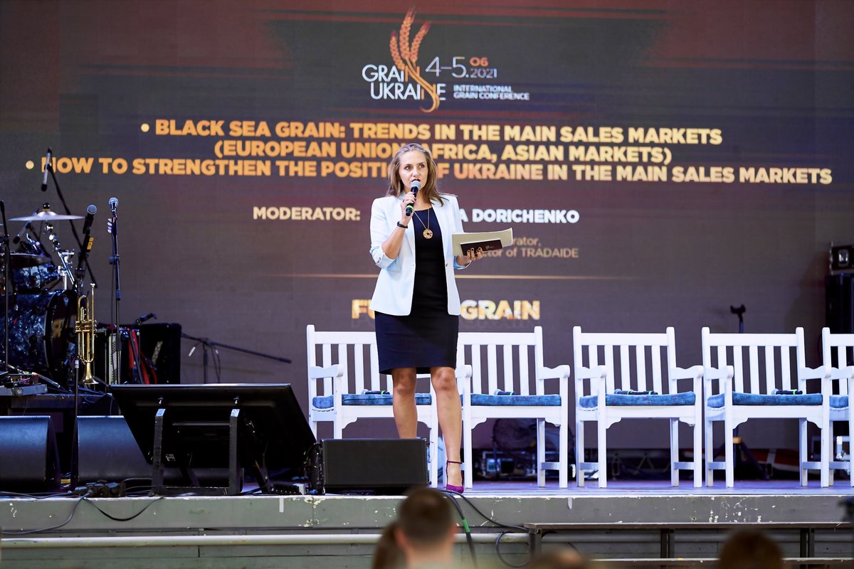 IDorichenko's tweet image. Long overdue #TB to my first post COVID offline #stage comeback in early summer at #GrainUkraine in #Odessa as ever bringing together #international #grain #traders - an epic kickstart to getting our #business life #backtonormal!🥂#backtobusiness with #smilesallround