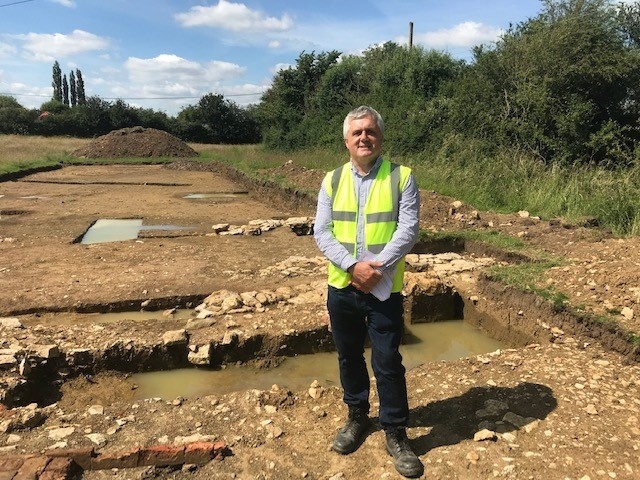 Senior Archaeologist Steve on a site visit in #Gillingham ⛏ 

#WorkingForYou #WorkingForDorset

 #Dorset #DorsetCouncil #DoWhatYouLove #LoveWhatYouDo