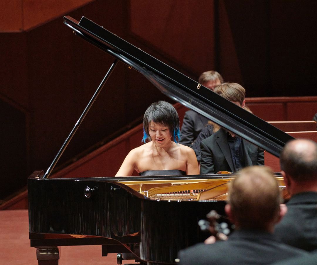 A few snaps from Frankfurt! I’m having such a great time on tour with the <a href="/Mahler_Chamber/">Mahler Chamber Orchestra</a>, I can’t believe it’s almost over. Next stop: Italy! ❤️🍷🤍🍝💚

📸 Tibor Pluto