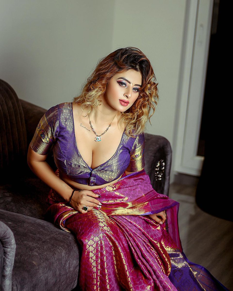 Yes.. I am an Indian Women👸
#actress #acting #modeling #pink #beautiful #bollywood #marathi #beauty #marathilook #happy #photography #modeling #instagood #portrait #instagram #acting #follow #like #actresslife #infulancer #shooting #artist #ankitadave #actors #photooftheday