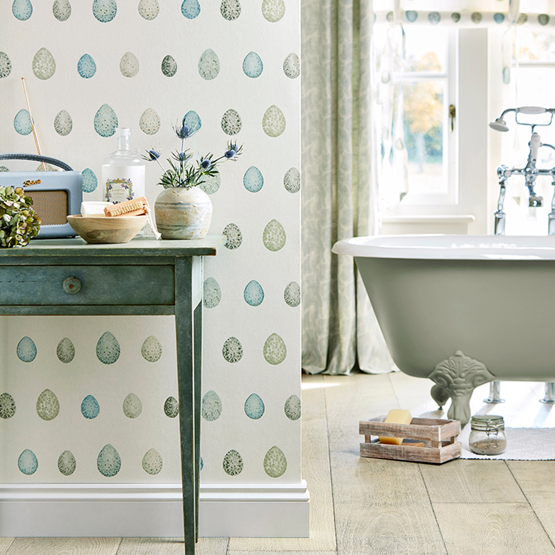 Here at Sanderson, all of our luxurious fabric, wallpaper and paint is designed, made and printed right here in the UK. This helps us keep our carbon footprint at a minimum, contributing towards a more #sustainable world. 

Wallpaper: Nest Egg