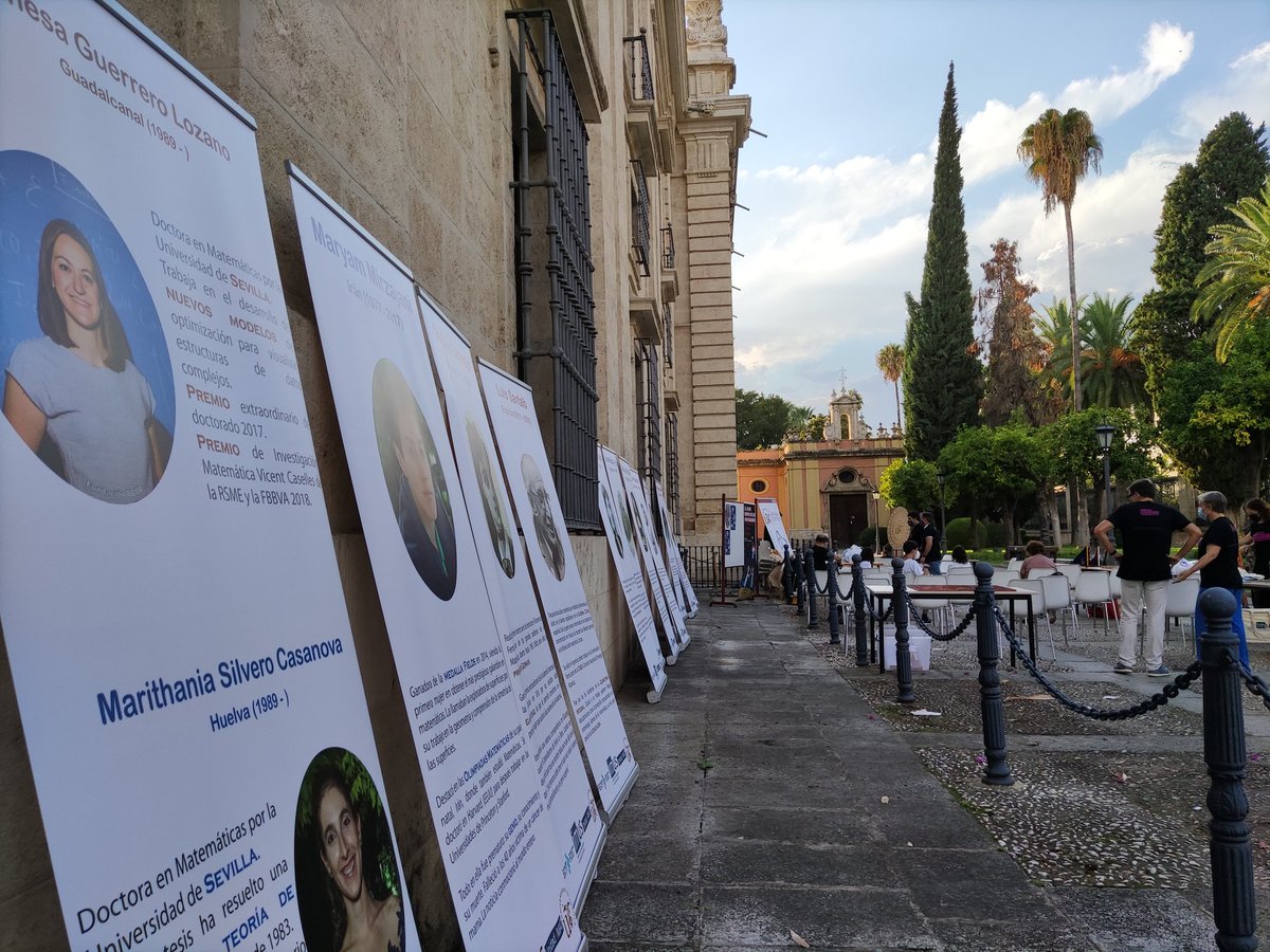 Nuestra exposición de enaras en el rectorado de @unisevilla