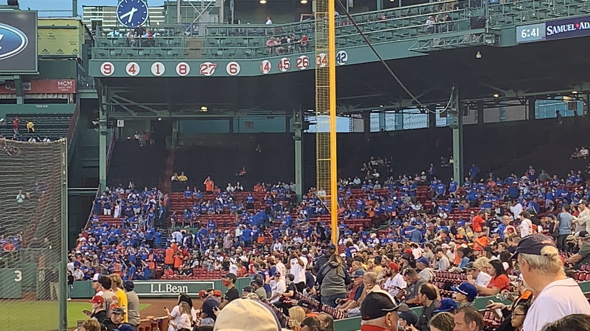 JDSully34's tweet photo. Mets fans are taking over Fenway Park beyond the Pesky Pole. I’ve never seen anything like this from a visiting team’s fans https://t.co/aSygSC2M9o
