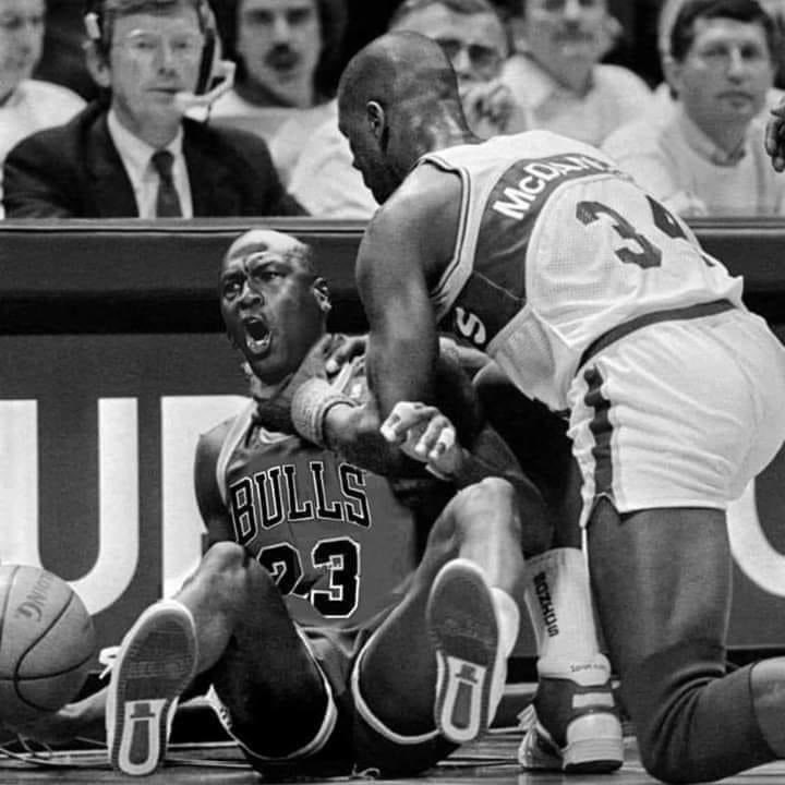jboogie9245's tweet photo. @HoopMixOnly Never seen Lebron like this https://t.co/iW73jNMOqZ