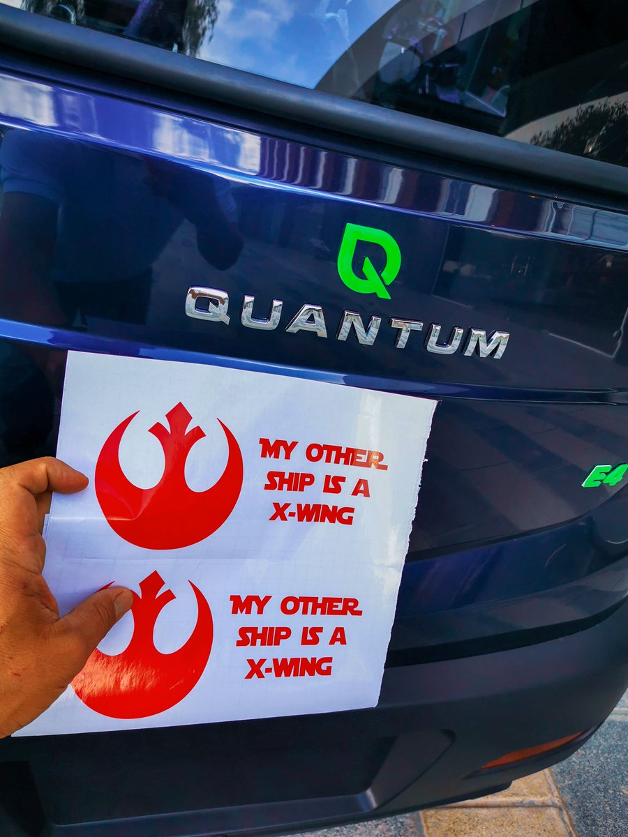 Quantum_Motors's tweet photo. Entregamos un jedi móvil gracias al Crédito Consciente de @BancoBisa 😎⚡🙌 / Nuestro cliente venció al lado oscuro de la fuerza de la gasolina 😁 #StarWars https://t.co/MVGCu3d2fq