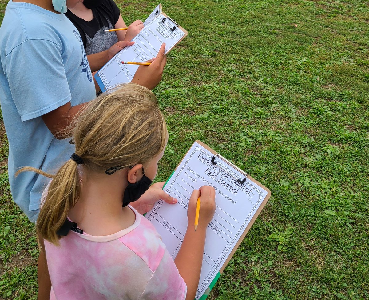 AlmeidaSvdp's tweet photo. Grade 4 Ss searching for living animals and plants in their natural habitats. @svdptiger #exploration https://t.co/sGBhev7Ss7