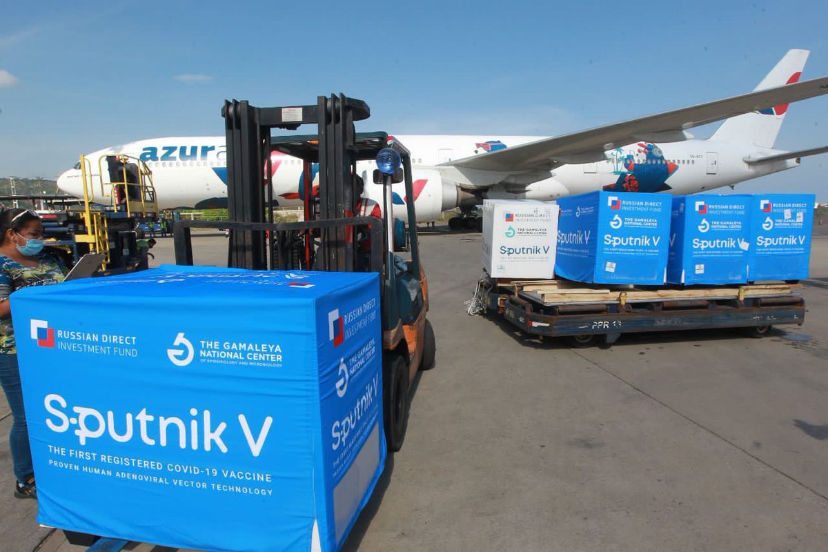 Gracias a la colaboración y la hermandad entre la Federación Rusa y la República Bolivariana de Venezuela, hoy recibimos un nuevo cargamento de segundas dosis de la vacuna Sputnik V. 

Seguimos trabajando cada día más para brindar al pueblo protección contra la COVID-19.