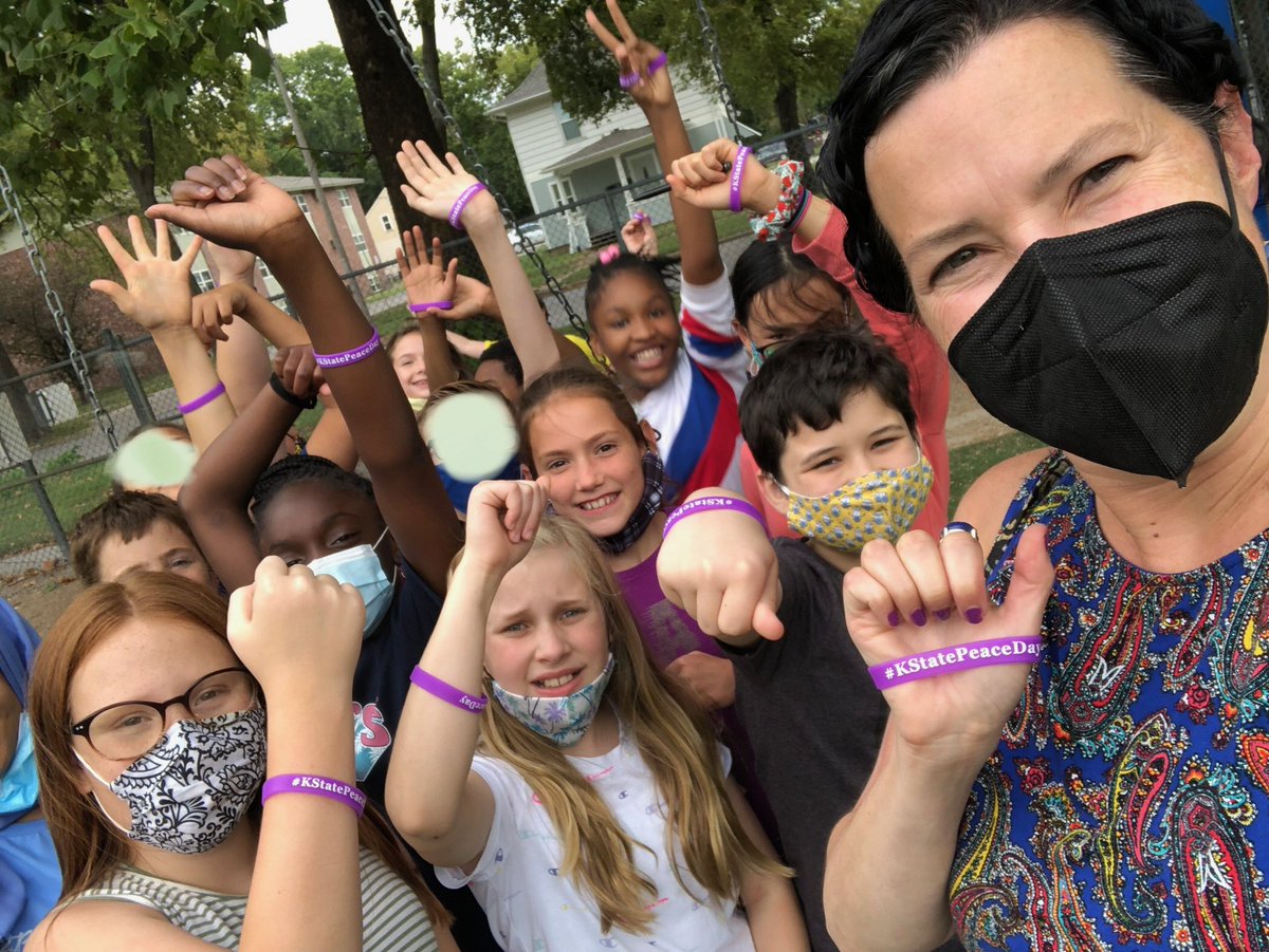 OMallon's tweet photo. Happy #PeaceDay 2021! Itโs been so wonderful talking with K-Staters as theyโve shared their #KStatePeaceDay reflections. And a massive shoutout to my sister Megan (@mallon3) and her Bluemont Elementary School bobcats for celebrating with us! #KStateHHS #KStateAHS #KStateCNRES https://t.co/wAsyOSgjCE