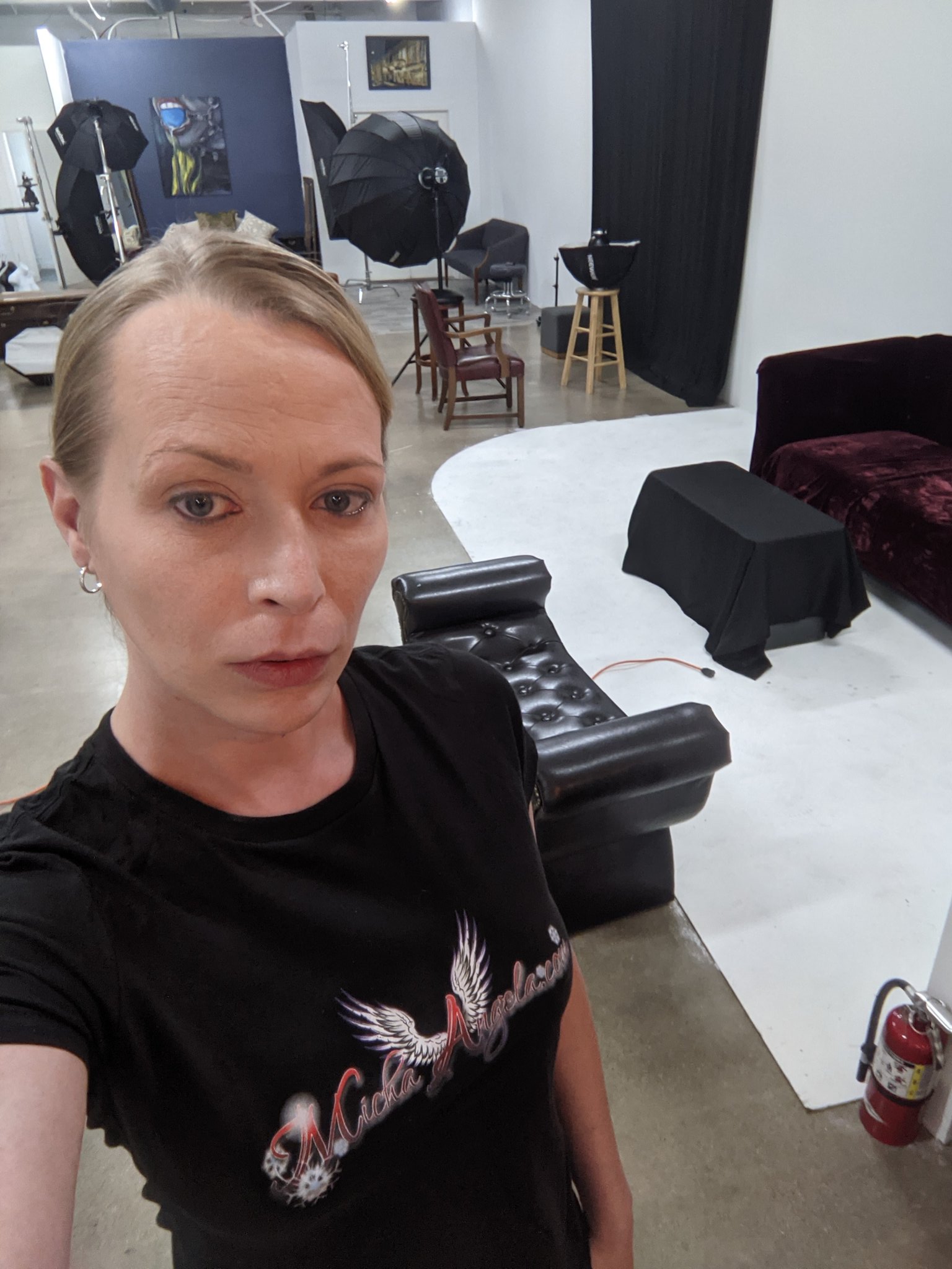 Shooting today with @EmpModeling at rogueart69 withy new @TSMichaAngela shirt. https://t.co/w1GahJyqDo
