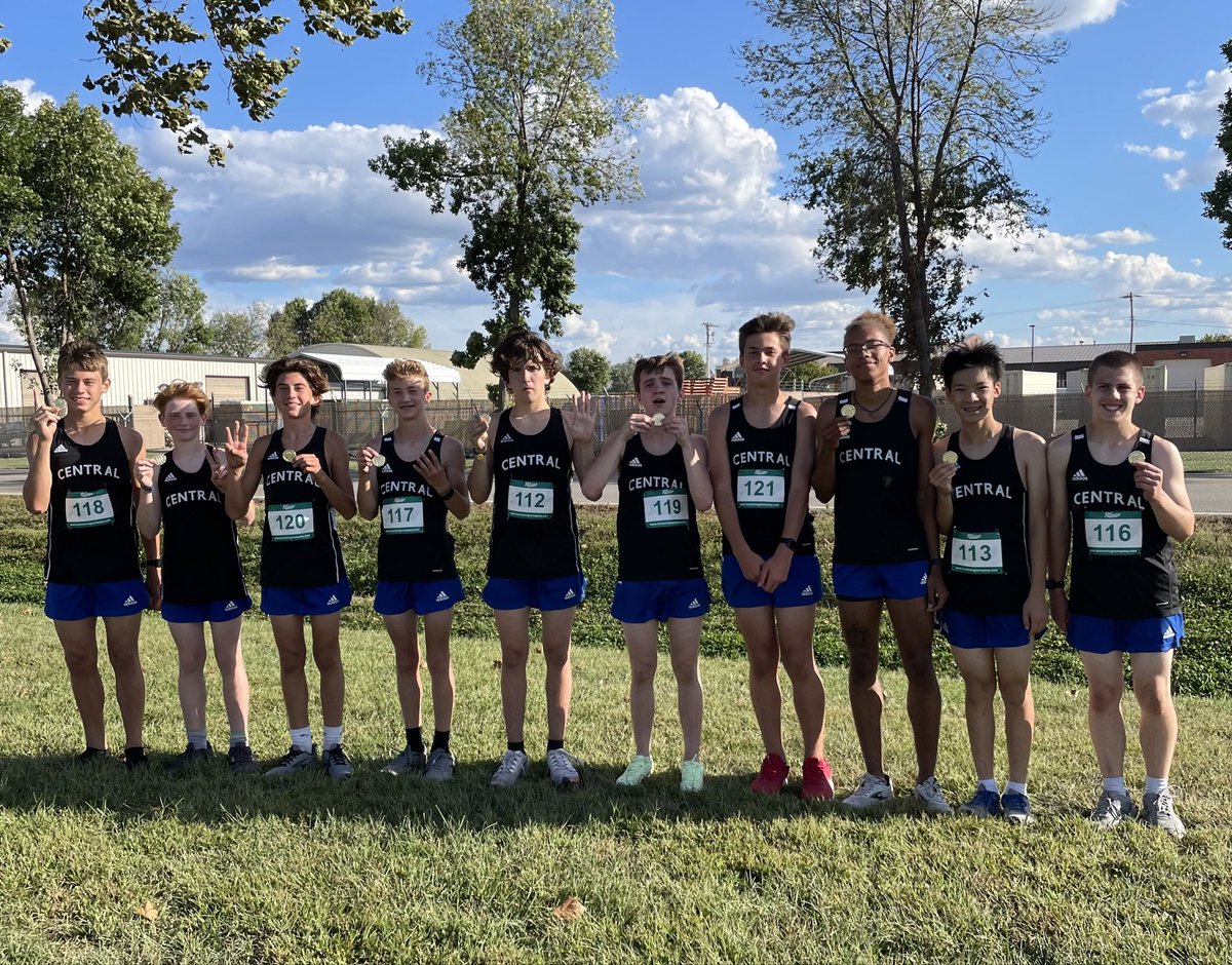 Perfect score for the JV Boys today at the Duane Kimble Invite! 
Joshua  1st
George 2nd
Graham  3rd
Owen  4th
Dainon  5th
Henry  6th
Kevin  7th
Keon  8th
Michael  10th
Daryl  11th