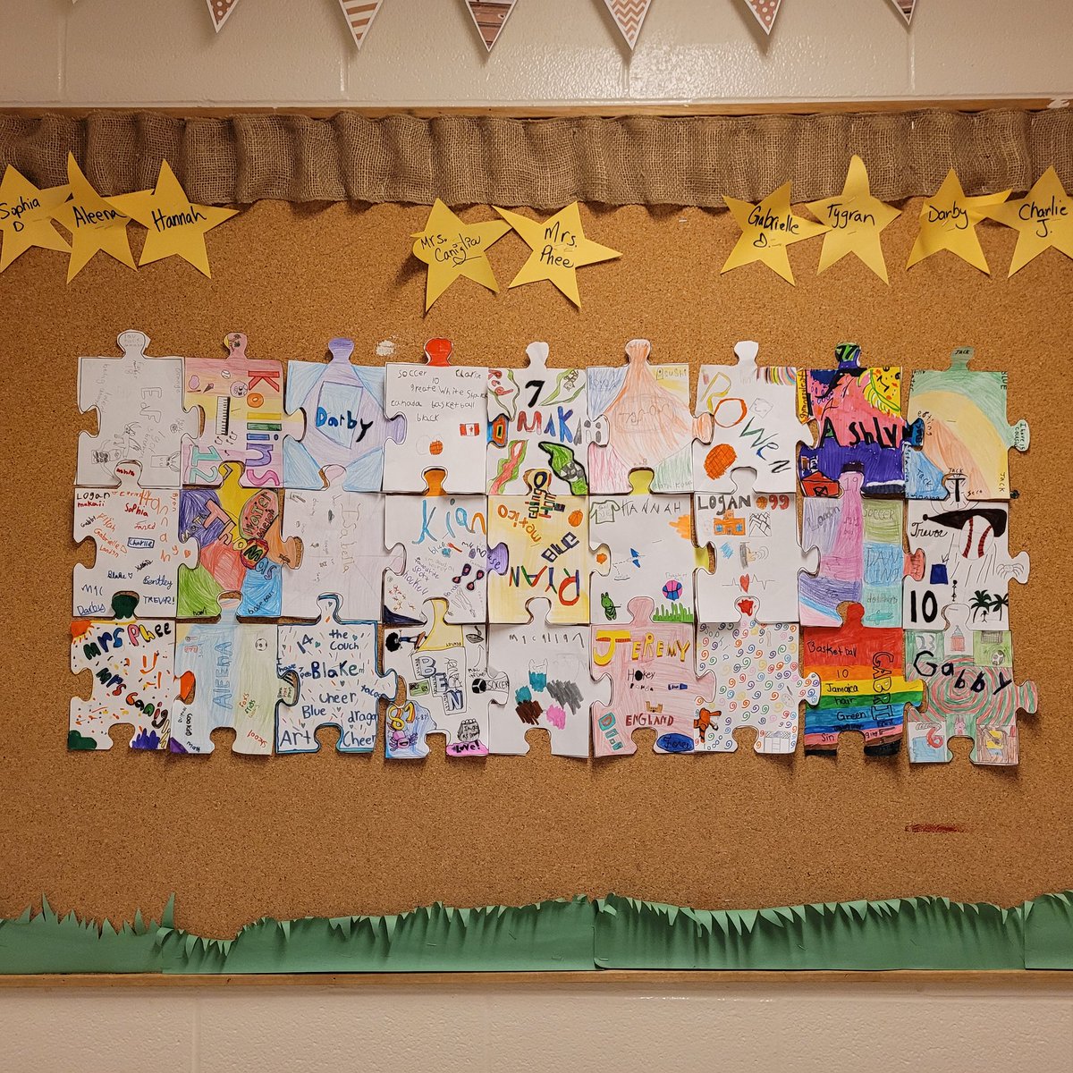 scaniglia1's tweet photo. Gr 4/5 Timberwolves celebrating our uniqueness = we all fit in! @sttcatholic https://t.co/CLTq779xYL