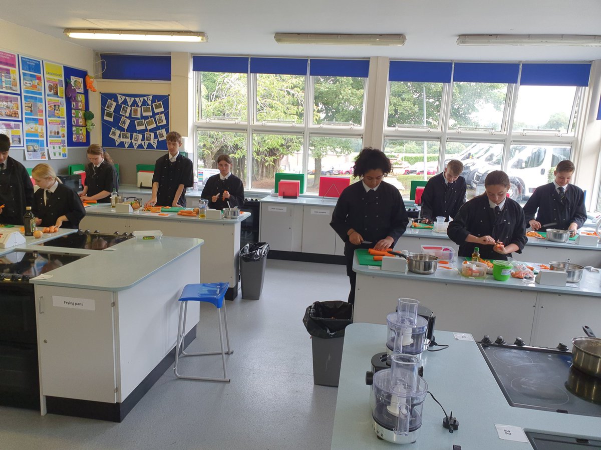 MissHamilton@Ellowes tweet media