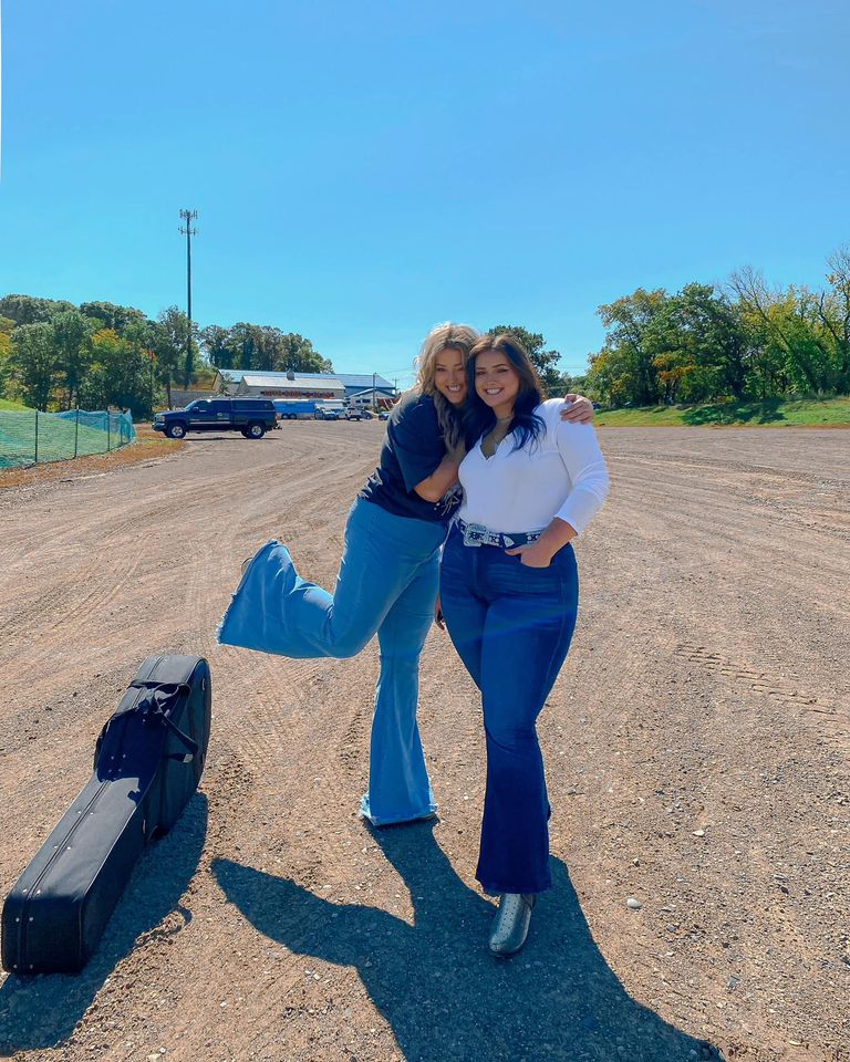 Bell bottoms, blue skies, and badass music. That's all we need. 🎵 💙