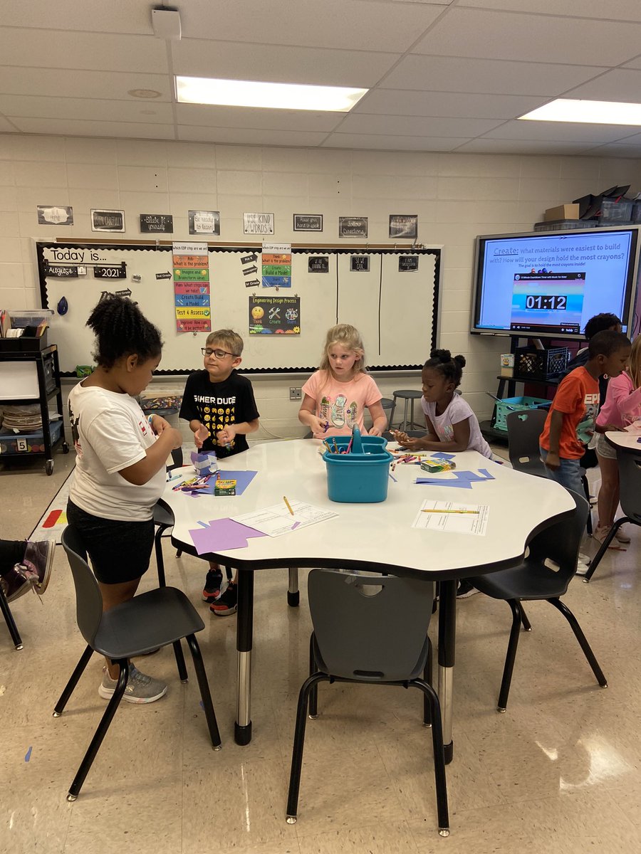 CherylJackson20's tweet photo. Designing something that will hold the most crayons in STEAM. #learningluau @BBCMES @TCBOE #lovemykiddosandtheirthinking https://t.co/5hO7S7y4u8