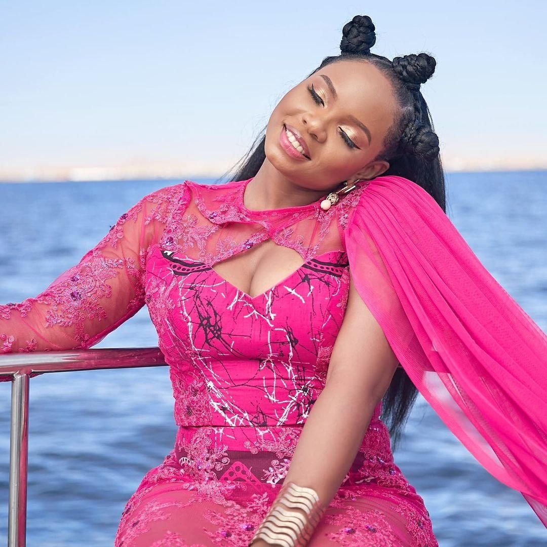 yemialadee's tweet photo. #Sweety Video ๐๐ is out now
#linkInMyBio
#Namibia shoots ๐๐
#QueenDonCom https://t.co/LJnVvoblH2