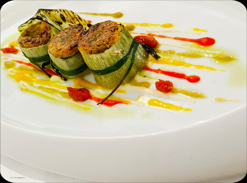 LaConsiglieria's tweet photo. .@guideMichelinFR
Vi va un po' di #veg?Porri-valente; radice alla "Wellington"; anguria e liquirizia; mousse di carota con frutta e verdura
Ristorante #SanMartino 1* a #Scorze' (VE)
@LucaPery @IveserVenezia @eventicuriosita @TurismoVeneto @aGuestinVenice @veneziechannel https://t.co/Q0Xj72Y4A2