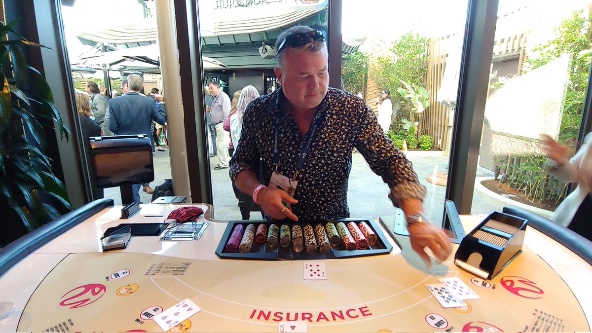 It's <a href="/SpudHilton/">Spud Hilton</a> trying out a new gig at <a href="/ResortsWorldLV/">Resorts World Las Vegas</a> in Vegas, #ipw21