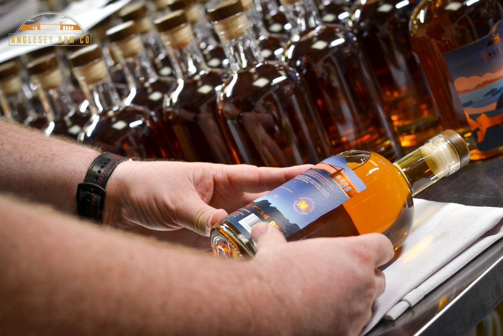 AngleseyRum's tweet photo. We are proud to have created a product that looks as good as it tastes 😍

#rum #rumlover #spicedrum #darkrum #rumandcoke #rumandcola #rumstagram #rumtime #craftrum https://t.co/wTvWX9MVBz