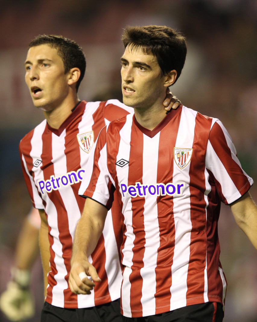 🤗 ¡Bienvenido de nuevo a San Mamés, Andoni!

𝗜𝗿𝗮𝗼𝗹𝗮 🤝 𝗗𝗲 𝗠𝗮𝗿𝗰𝗼𝘀 

Ongi etorri etxera‼️

#AthleticRayo #AthleticClub 🦁
