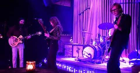 PowMagazine's tweet photo. POW Magazine Reviews: Alex E.T.'s "The Ashes":

Check out the live performance of "Magic Misery" below, and read John Callahan's full review over at https://t.co/0XrNNl8eYN 

#alternative  #garage #indie #lofi #psych #folk #psychedelic #LosAngeles https://t.co/Rn5hrC0ulx