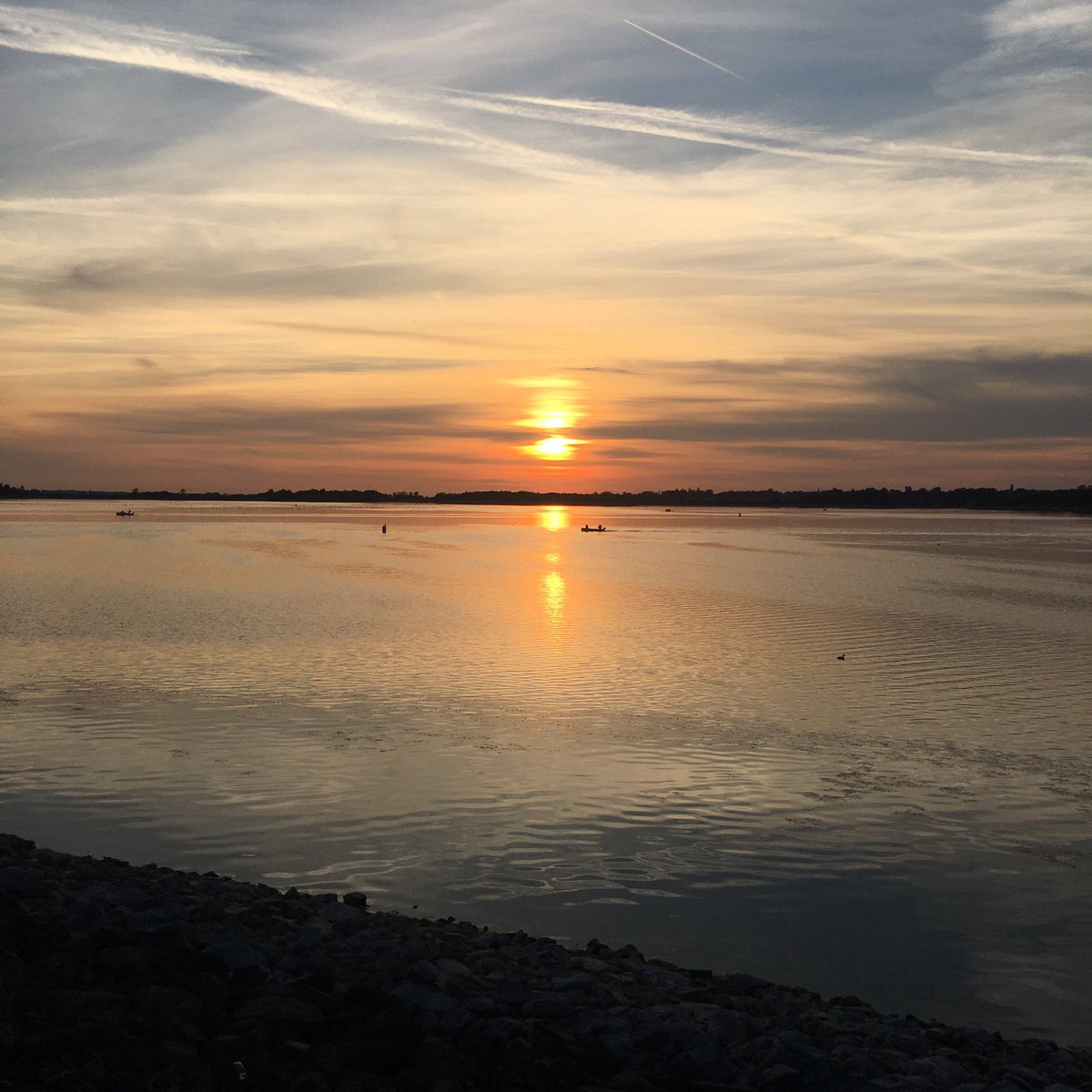 Beautiful sunset on the equinox and a full moon too at Draycote Water #equinox