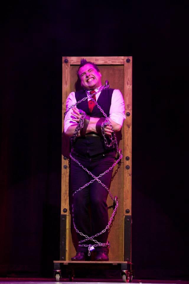 amethyst_magic_'s tweet photo. Happy International Escapology day!!! 

We have had a busy day with lots of radio and tv interviews all about escapology and being an escape artist! 

So we thought we would share some of our favourite escapology photos with you. 

#escape #escapology #escapeartist #houdini https://t.co/FkVUq1cOmR