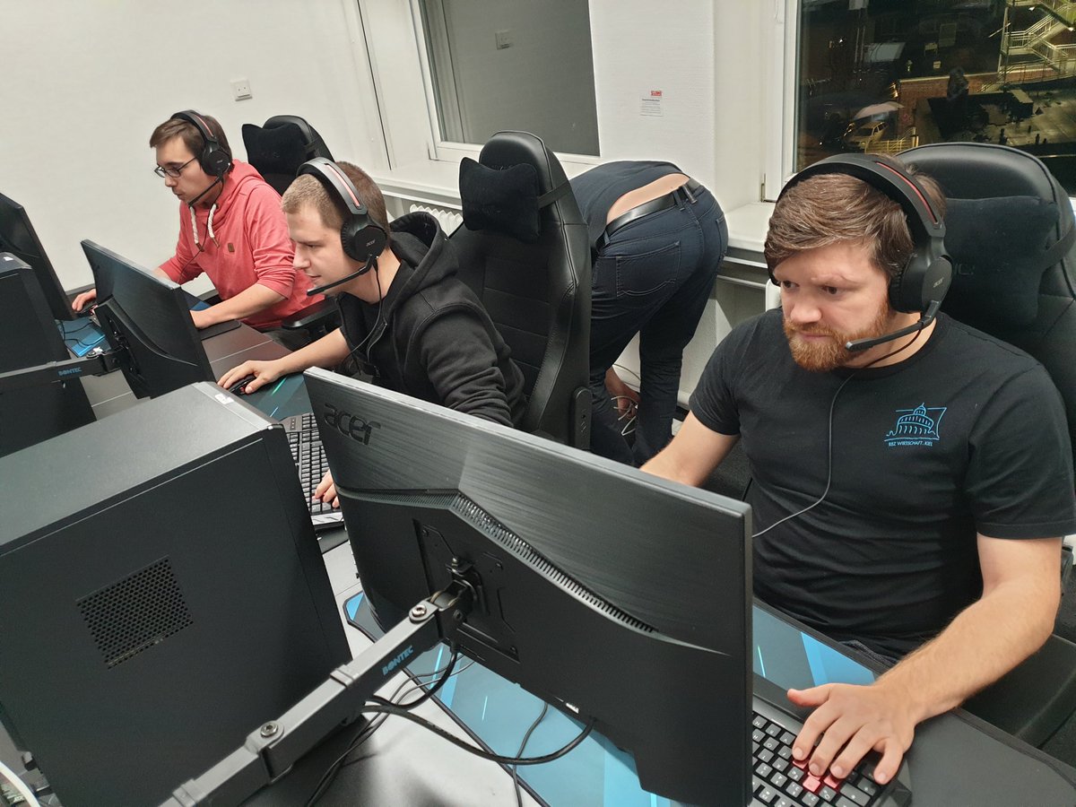 Kuehn00b's tweet photo. @TwitchDE Landeszentrum für Esports in Schleswig-Holstein, @LEsportZ_SH, also in Kiel! Reichen 4 PC - Räume und 2 Konsolenräume dann? I guess... ^^
#bagaluten #einecommunity https://t.co/KvFQe0wEwB