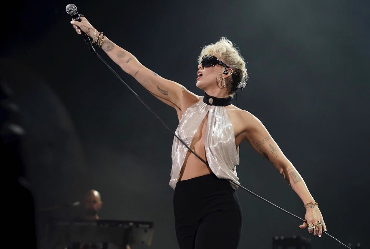 Miley Cyrus nearly had a panic attack at Milwaukee's Summerfest