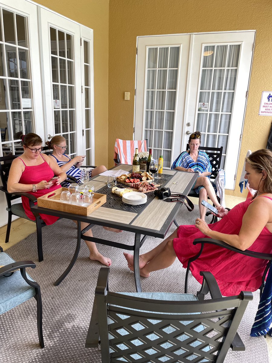 WeGrowRetreat's tweet photo. Working around the pool with some pre-dinner snacks! #wegrowretreat #bloggershelpingbloggers #relaxrefreshrenew https://t.co/w93B14Q0JL