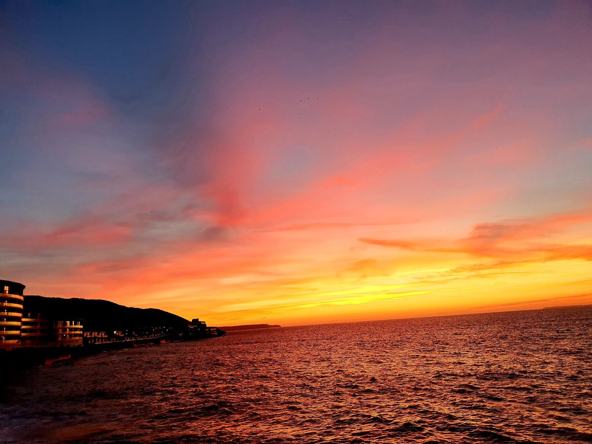 Sunset tonight at Westward Ho! Devon #WestwardHo #Devon #sunset #seaside