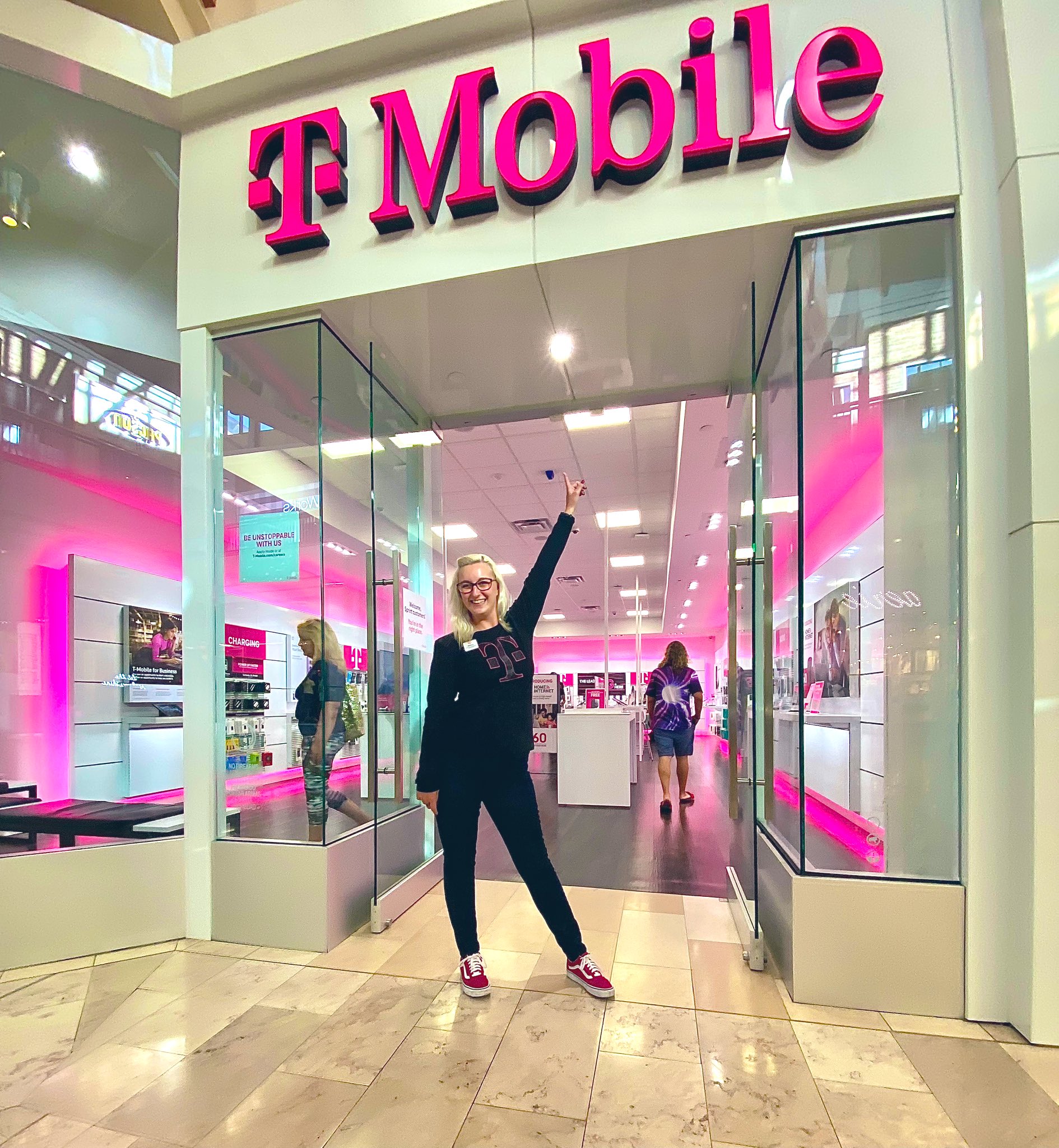 T-Mobile Dolphin Mall