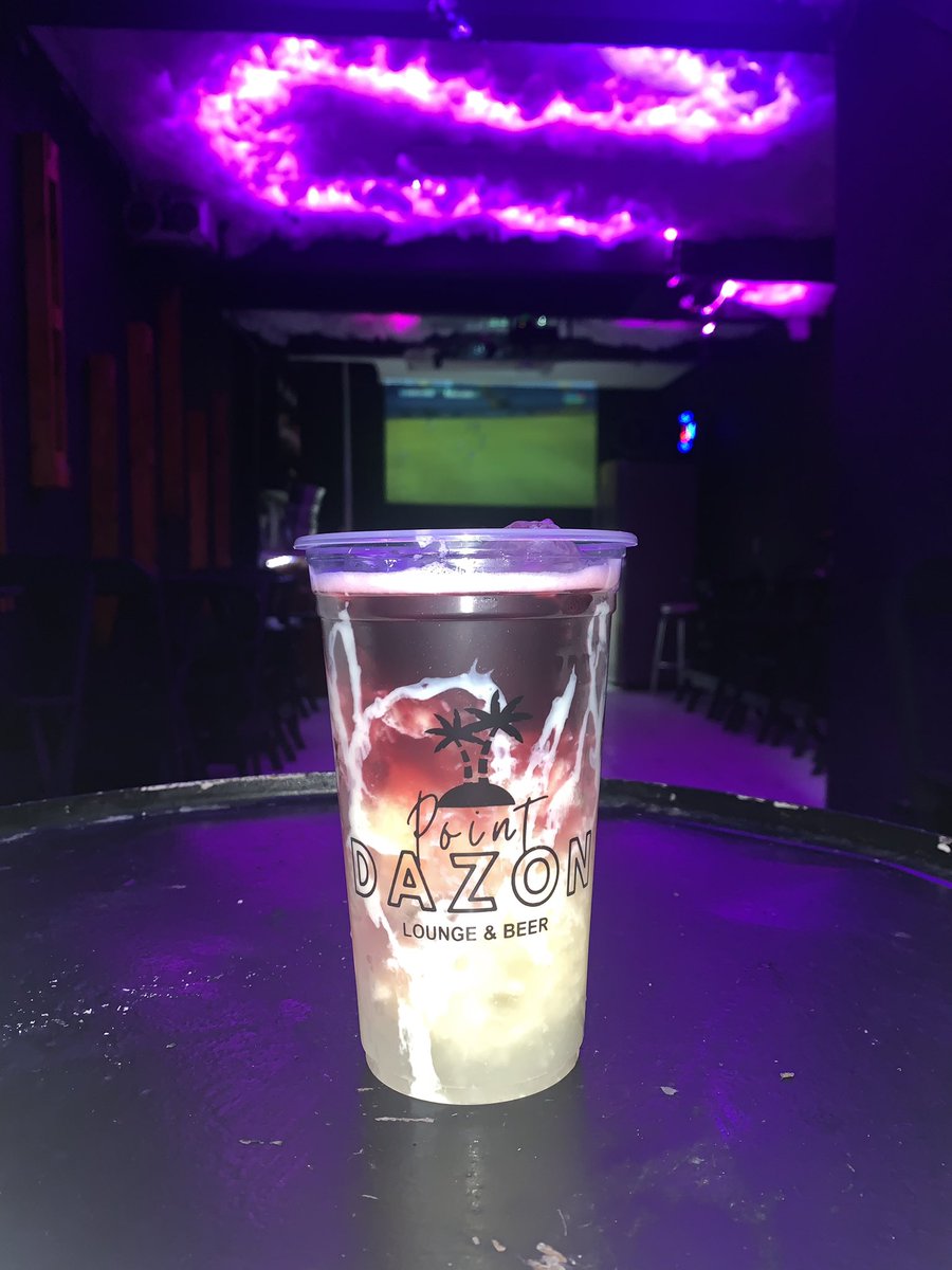 pointdazon's tweet image. alguém quer? 🍍🍷🥱