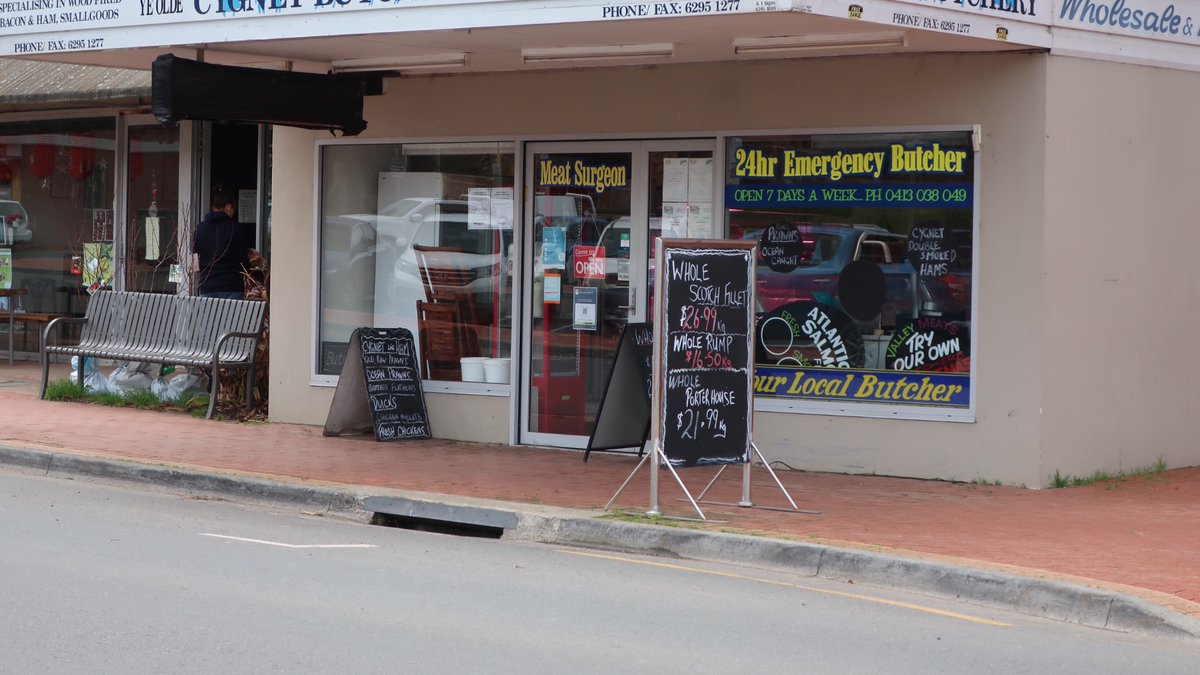 missrockabilly1's tweet photo. Was lucky enough to travel to Tassie and had a good chuckle when I found this. 24hour emergency butcher does exist! 😁 #Rosehaven @LukeWMcGregor @CeliaPacquola  Last ever ep tonight got me😭 @ABCTV https://t.co/sFRLjXNujE