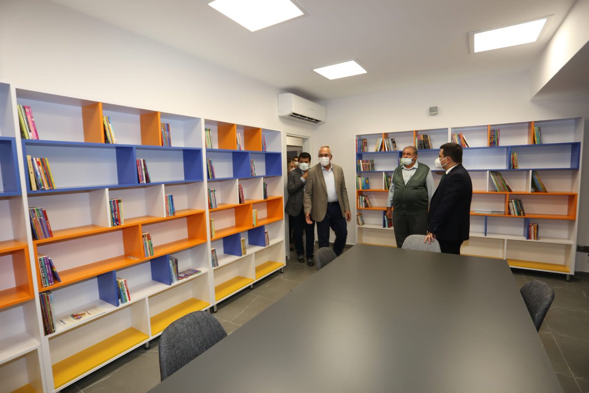 Kepez'e 6.Kütüphane..

Aynı anda 400 öğrenciye hizmet edecek, 3 Okuma Salonlu ve 13 Derslikli, binlerce kitaplı yeni bir Kütüphane ile yeni bir Eğitim Merkezi yaptık. 15 Temmuz Şehitlerimizden Yasin Naci Ağaroğlu kardeşimizin adını taşıyan bu sıcacık eğitim yuvasını bugün açtık.